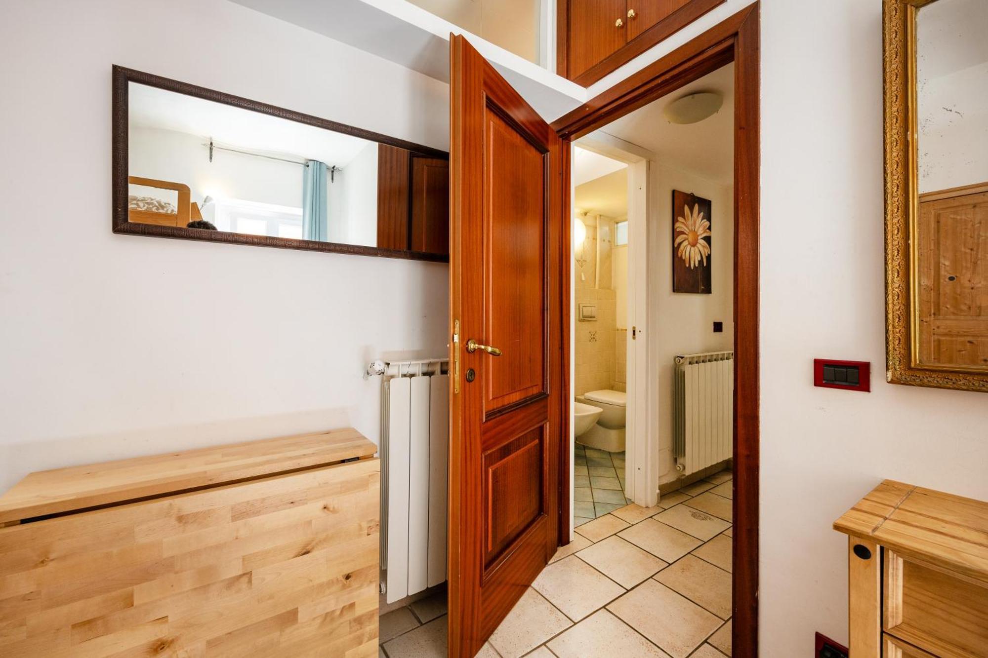 Santa Maria Maggiore's Near Termini Station Apartment *
