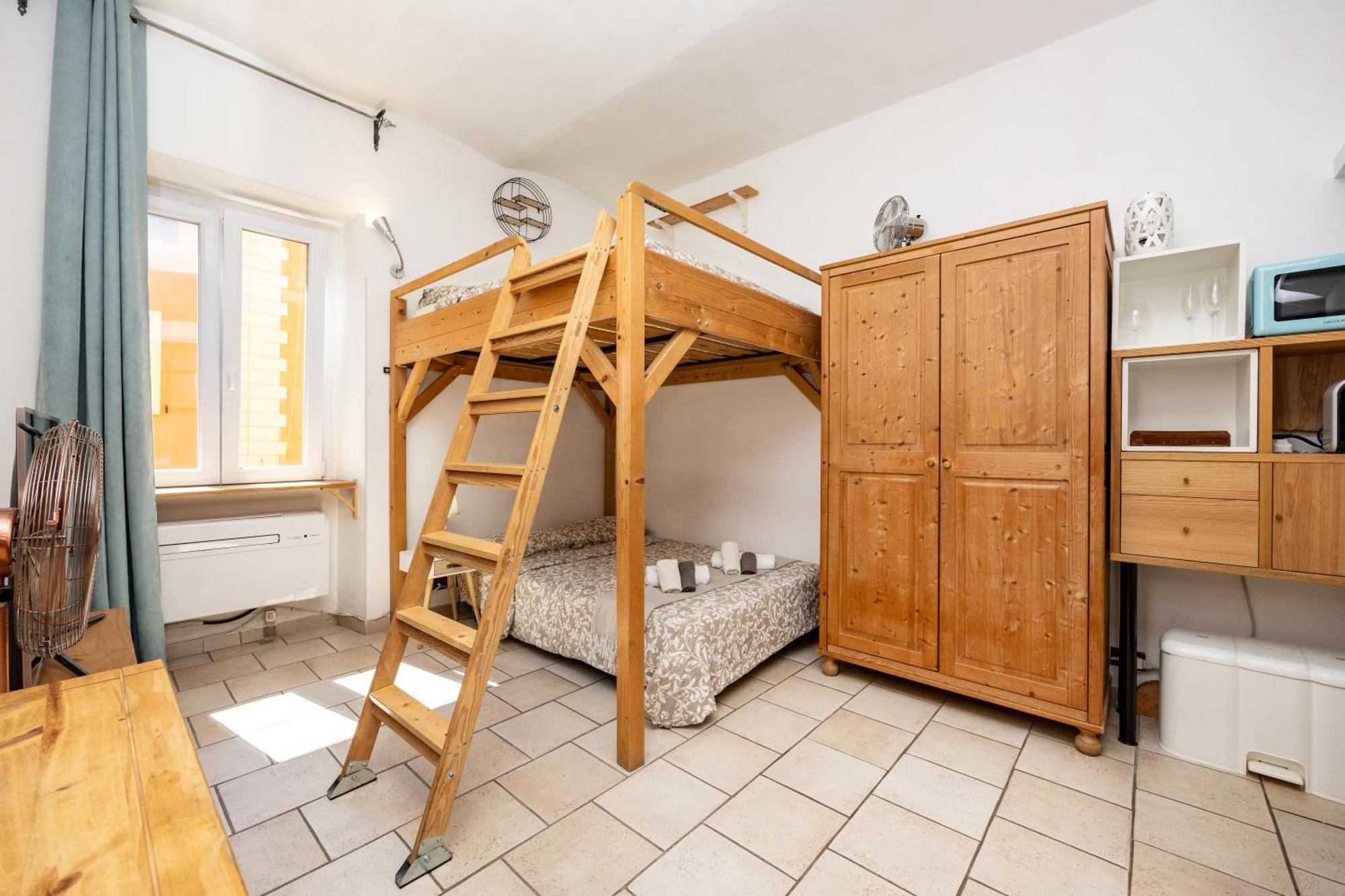 Apartment Santa Maria Maggiore's Near Termini Station *